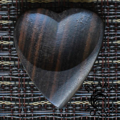 Heart Tones African Ebony Guitar Plectrums - Click Image to Close
