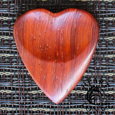 Heart Tones Padauk Guitar Plectrums - Click Image to Close