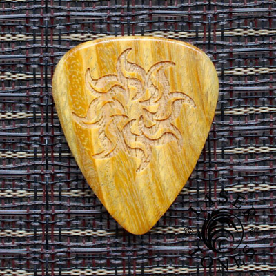 Laser Tones Celtic Sun Guitar Plectrums - Click Image to Close