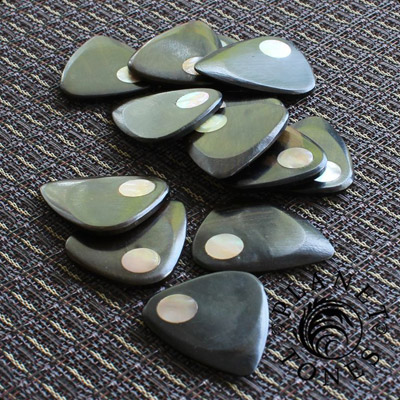 Planet Tones Greenlip Abalone Guitar Plectrums - Click Image to Close