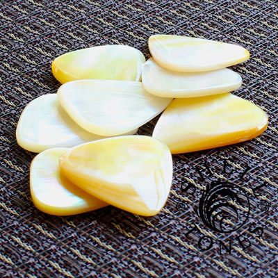 Shell Tones Gold Mother Of Pearl Guitar Plectrums - Click Image to Close
