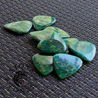 Stone Tones Arizona Jade Guitar Plectrums - Click Image to Close