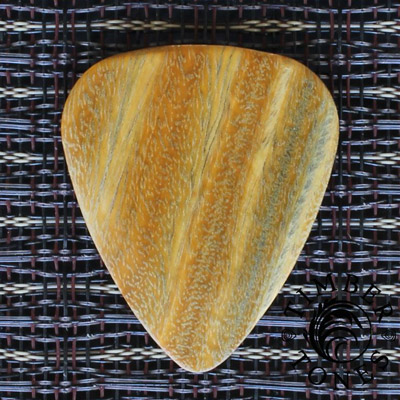 Timber Tones Lignum Vitae Guitar Plectrums - Click Image to Close